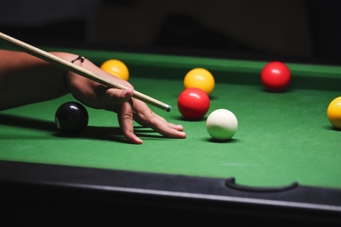 Where can I find some venues to play pool and snooker in Delhi