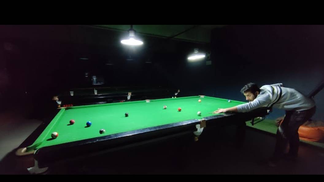 Where can I find some venues to play pool and snooker in Delhi