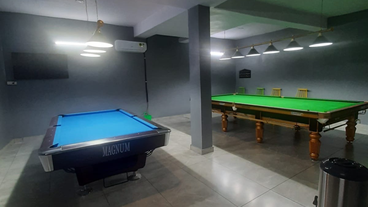 Where can I find some venues to play pool and snooker in Delhi