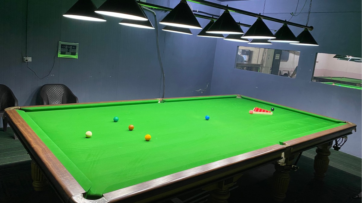 Where can I find some venues to play pool and snooker in Delhi